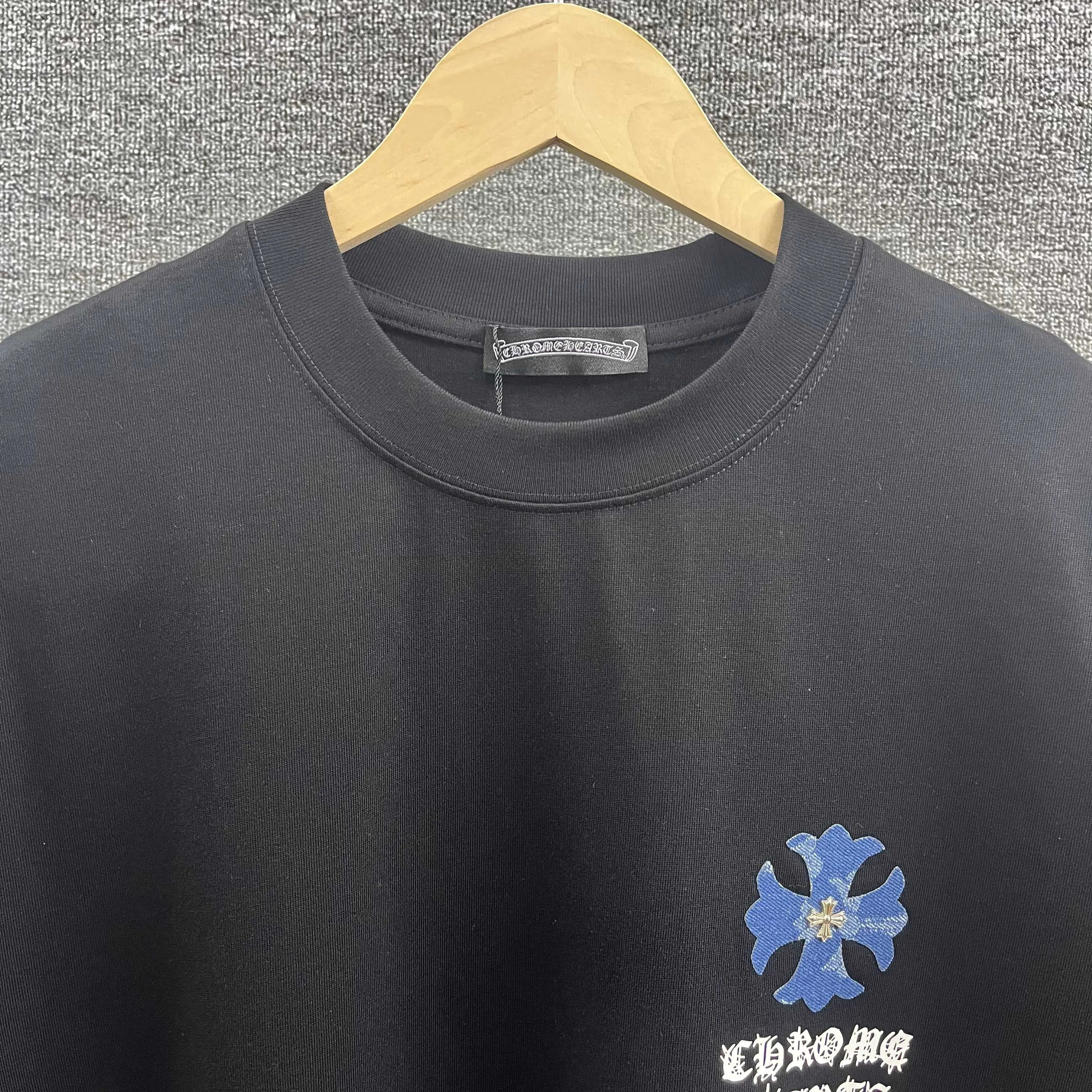 CH* * * *2025 New Arrival Classic + + T Same Style ：Black White Size： S （90-130 ） M （120-150 ） L （140-165 ） XL （160-180 ） XXL （180 ）